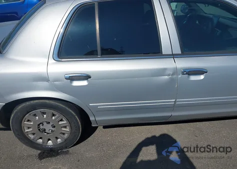 2003 Ford Crown Victoria Police из США, поврежденный, VIN 2FAHP71W13X176206